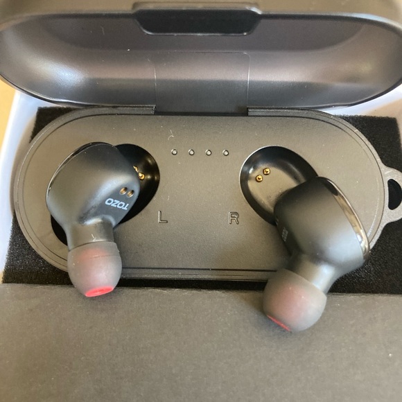 Tozo T10 True Wireless Stereo Earbuds - Picture 3 of 6